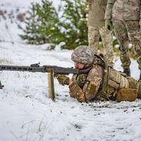 Показали тренування батальйону 105 окремої бригади територіальної оборони на передовій (фото)