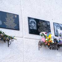 На фасаді тернопільської школи №9 відкрили меморіальні дошки трьом українським захисникам
