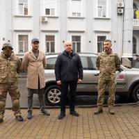 Тернопіль передав позашляховик для батальйону сил безпілотних систем Рейд: Сергій Надал