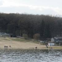 Біля Дального пляжу перехожі виявили тіло жінки: що відомо?