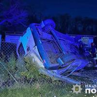 Одна людина загинула, а чотирьох госпіталізували: поліція розслідує причини ДТП на Тернопільщині