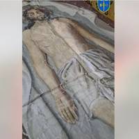 Унікальну найдавнішу плащаницю зі святих місць Зарваниці передали на передову