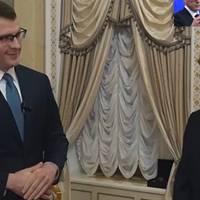 путін показав свою позолочену квартиру у Кремлі, тренажерну залу та домашню каплицю
