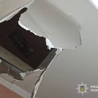 У Заліщиках злодій проламав стелю в будинку, аби викрасти два телевізори