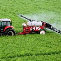На полях села Товстеньке проводитимуть оприскування посівів і внесення мінеральних добрив