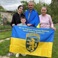 Довгождане диво: після двох років полону додому повернувся захисник Дмитро Дерлиця