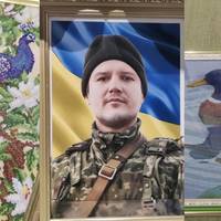 «Мамо, я ще дошию…» — у Тернополі показали вишиті роботи полеглого захисника