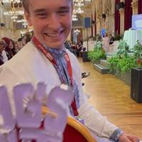 15-річний тернополянин Святослав Колодій розчулив австрійску публіку віршем про мир