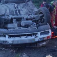 Автомобіль на швидкості злетів з дороги та перекинувся: ДТП на Підволочищині