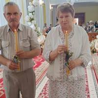 50 років разом: на Тернопільщині пара вдруге пішла під вінець, щоб поновити шлюбні обітниці (фото)