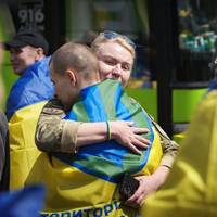 З ворожого полону 12 червня звільнили трьох захисників з Тернопільщини. Ми дізналися їхні імена