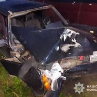 16-річний підліток у Тернополі викрав авто, а далі заїхав у стовп та побив машину (фото)