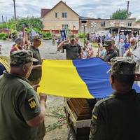 На Тернопільщині попрощалися з військовим Русланом Ліщуком