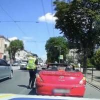 Не “Форсаж”, а Тернопіль: епічна втеча кабріолета від копів (ВІДЕО)