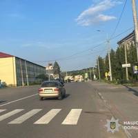 У поліції розповіли деталі аварії на Тернопільщині, де автомобіль збив дружину та 5-річну доньку місцевого священника (фото)