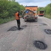 Ремонтують дорогу, через яку зупинили автобусне сполучення на Зборівщині (фото)