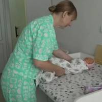 Диво материнства: у Тернополі жінка з рідкісною недугою народила здорове дитя