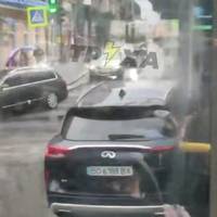 Небезпечна поведінка на дорогах: керманич підрізав автобус