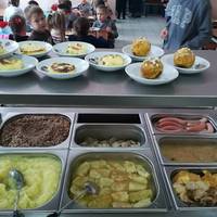 З 2026 року всіх дітей у школах годуватимуть безплатно — Свириденко