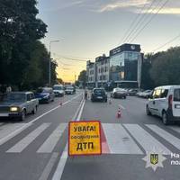 У Тернополі збили жінку на пішохідному: постраждала з важкими травмами у лікарні