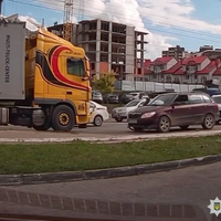 Поліцейські затримали водія, який спричинив ДТП та тілесні ушкодження інспектору поліції