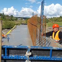 Триває ремонт мосту в Чернихівцях: змонтують металеві модульні конструкції (ФОТО)