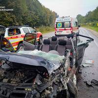 Зірвало дах у авто: внаслідок ДТП на Львівщині у комі перебуває 27-річна водійка з Тернополя
