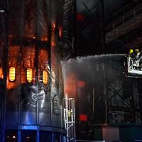 Масштабна пожежа під Тернополем: вночі горіла зерносушарка з 200 тоннами соняшнику