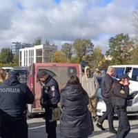 У Тернополі невідомі понад добу блокували в автомобілі колишнього футболіста Задорожного