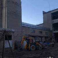 На будівництві у Кременці дерев’яна балка впала на голову працівнику