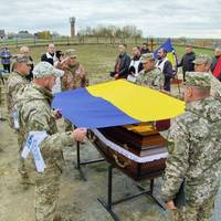 На Шумщині в останню дорогу провели бійця В’ячеслава Меланченка