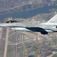 Польщa піднялa винищувaчі через мaсовaну aтaку по Укрaїні