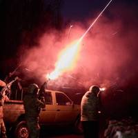 «Кинджали», «іскандери» та понад 130 безпілотників: ППО збила більшість дронів й одну ракету, яким рф атакувала Україну