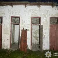 На Шумщині в туалеті знайшли мертвого чоловіка