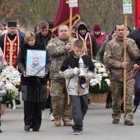 У Лозовій встановили пам’ятник Герою Віталію Німку, тіло якого досі не знайшли (фото)
