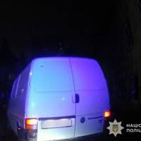 У Тернополі водій, що тікав від патрульних, покликав на «допомогу» 20 знайомих: йому загрожує кримінал