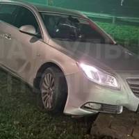 У Тернополі п’яний водій тікав від поліції і влетів у бетонну плиту біля АЗС