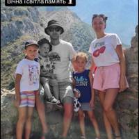 Тато і молодший братик загинув. Друзі родини відкрили збір на допомогу мамі з двома донечками