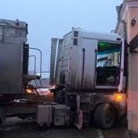 На Тернопільщині фургон зіткнувся із фурою, загинув водій