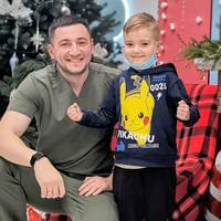 7-річному Артуру пересадили нирку від тата та частину печінки від мами.