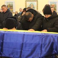 Назавжди в строю: Великі Гаї прощалися з 23-річним воїном Володимиром Демчишином