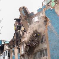 У Тернополі демонтують будинок на вулиці Стуса. ВІДЕО