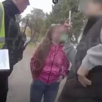 Скандал у Підволочиську: патрульні показали відео, як подружжя чинило опір під час оформлення порушень