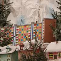 Найбільша шопка в Україні тепер з макетом зруйнованого будинку в Тернополі