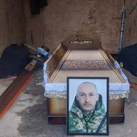 Дорога встелена квітами та сльозами: Борщівщина зустріла полеглого Героя Олександра Навозняка