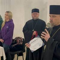 У Тернополі сім’ям, які постраждали від ракетного удару 19 листопада, передали сертифікати на побутову техніку (фото)