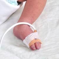 Як почувається немовля, яке знайшли у під’їзді та чи зможе мама повернути дитину