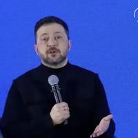 Рабства в нас немає. Хто хоче поїхати і не підлягає мобілізації — виїжджають, — Зеленський