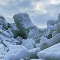 Льодохід на Дністрі: на Тернопільщині берег річки вкрили крижані брили