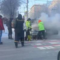 У Тернополі на перехресті задимілося авто (фото, відео)